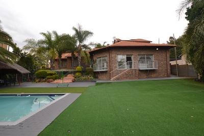 House For Sale in Heuweloord, Centurion