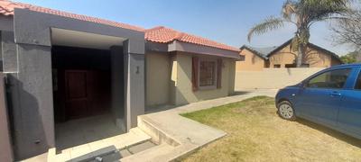 House For Rent in Thatchfield, Centurion