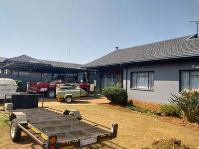 House For Sale in Olifantsfontein, Midrand