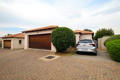 Townhouse For Sale in Thatchfield, Centurion
