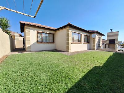Townhouse For Rent in The Reeds, Centurion
