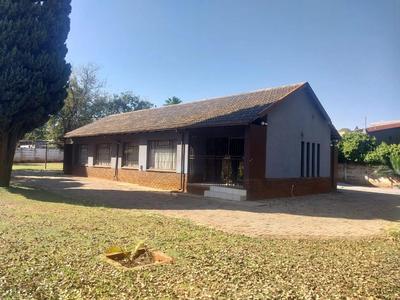 House For Sale in Clayville, Midrand