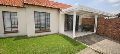 Townhouse For Sale in Monavoni, Centurion