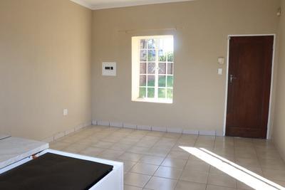 House For Rent in Knopjeslaagte, Knopjeslaagte