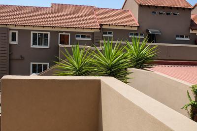 Apartment / Flat For Sale in Vorna Valley, Midrand