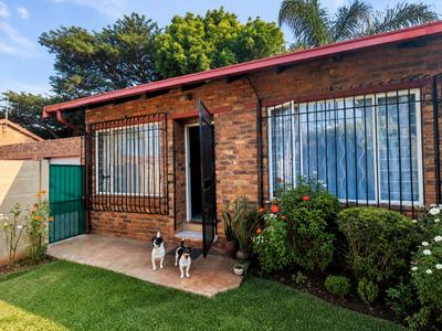 Townhouse For Sale in Highveld, Centurion